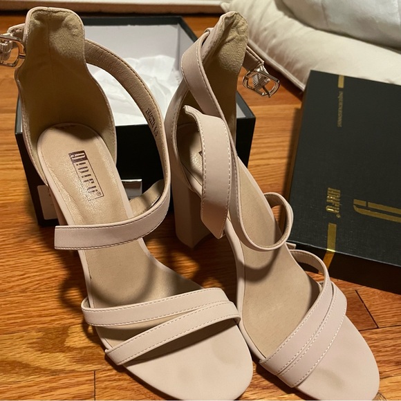 Women's Chunky Heel Sandal Strappy Open Toe Ankle Strap - Picture 6 of 10